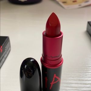 MAC Sia lipstick
